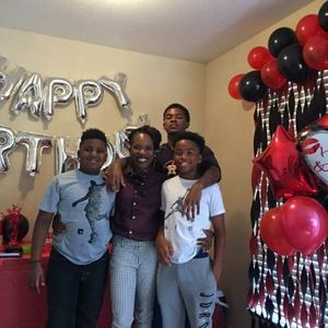 Meet your Posher, Tiara